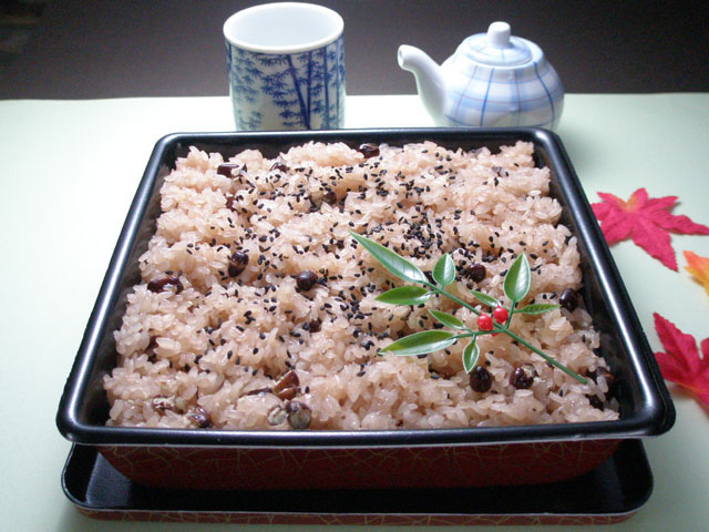 赤飯・配膳小